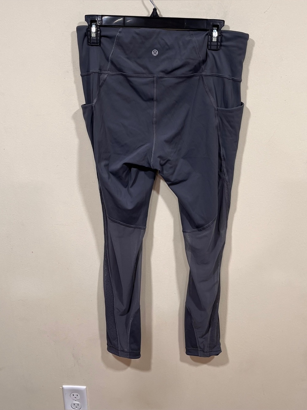 Lululemon In Movement 7/8 Tight Everlux Legging Dark Shadow Gray size 10 - Picture 3 of 11